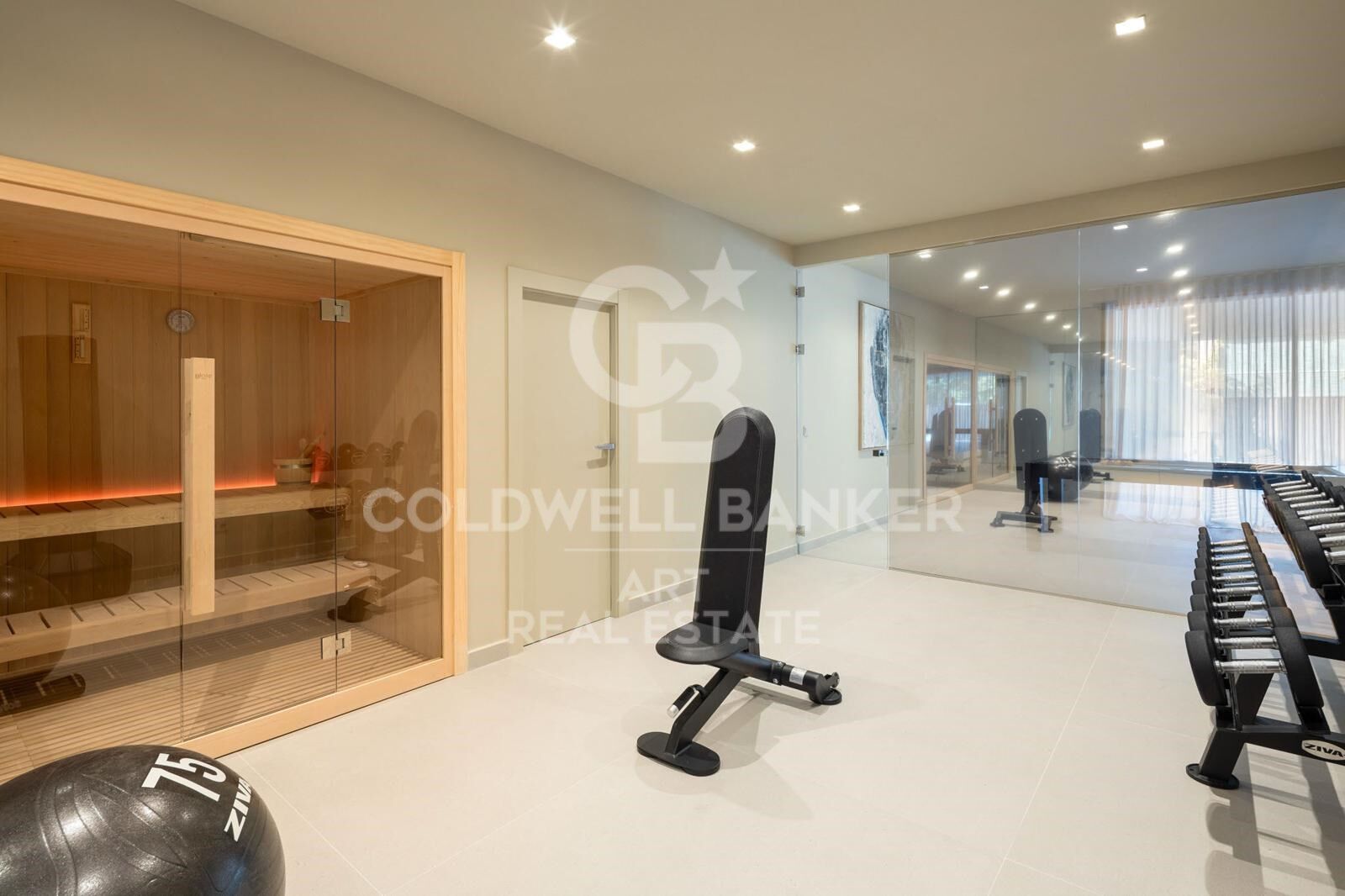 Villa in Benahavis, Malaga, Spain 5 bedrooms, 540 sq.m. No. 157446