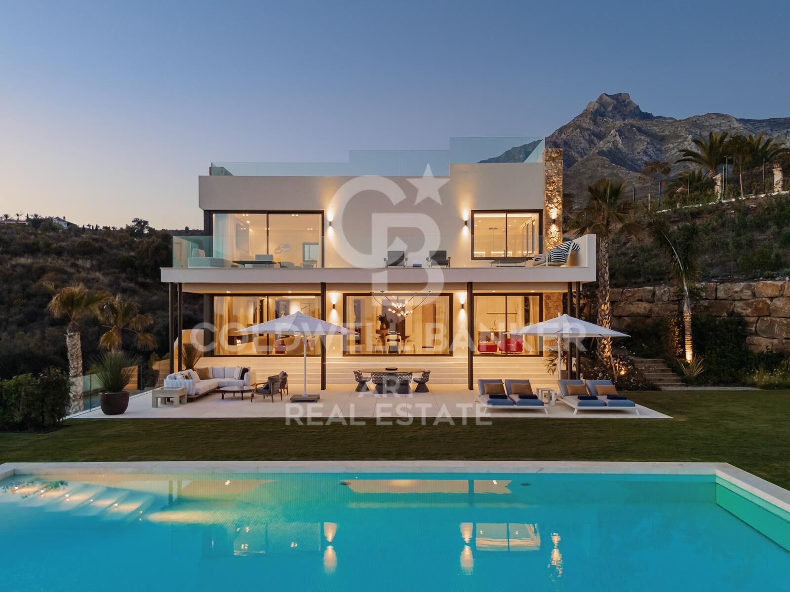 Villa i Marbella, Malaga, Spanien 5 sovrum, 825 kvm. Nr. 157443