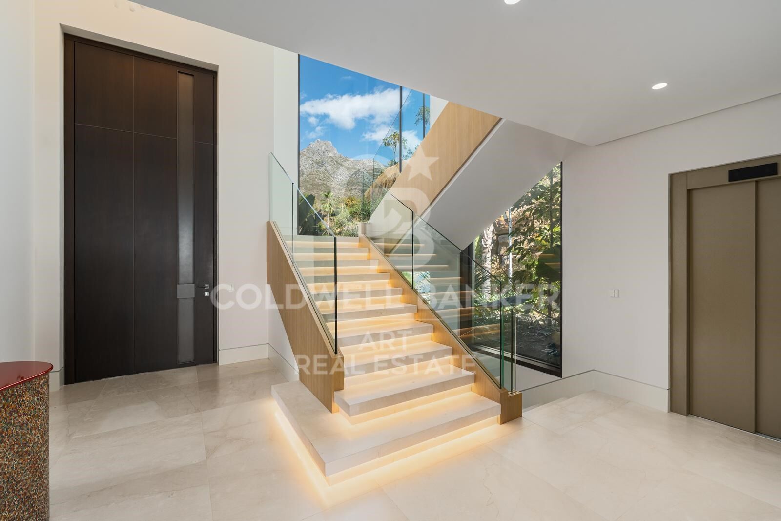 Villa i Marbella, Malaga, Spanien 5 sovrum, 825 kvm. Nr. 157443