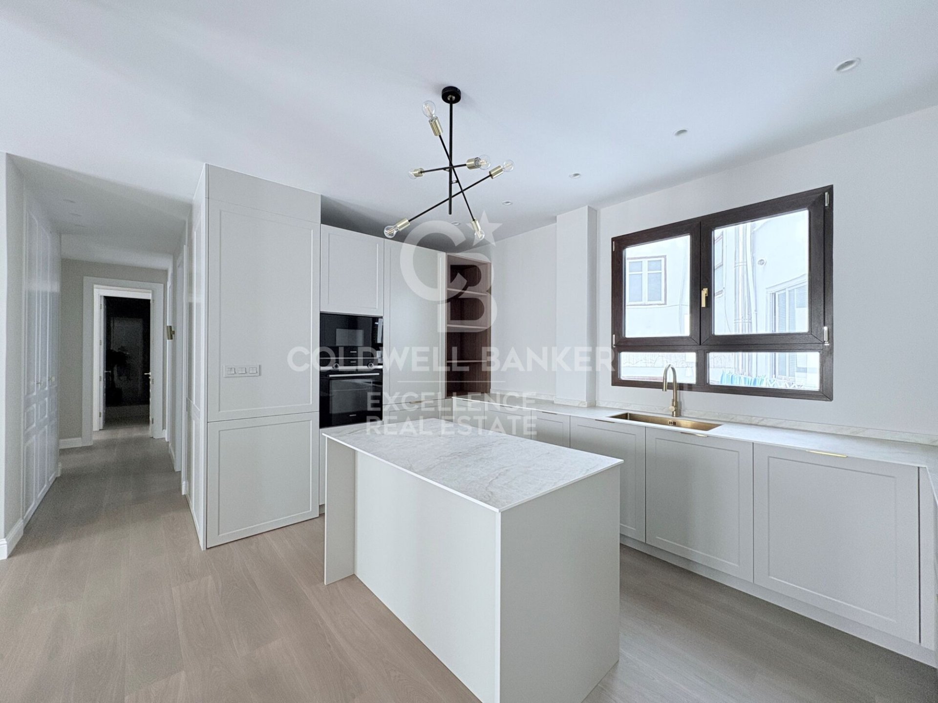 Huoneisto Valencia, Espanja 3 makuuhuonetta, 153 m2 No. 178436