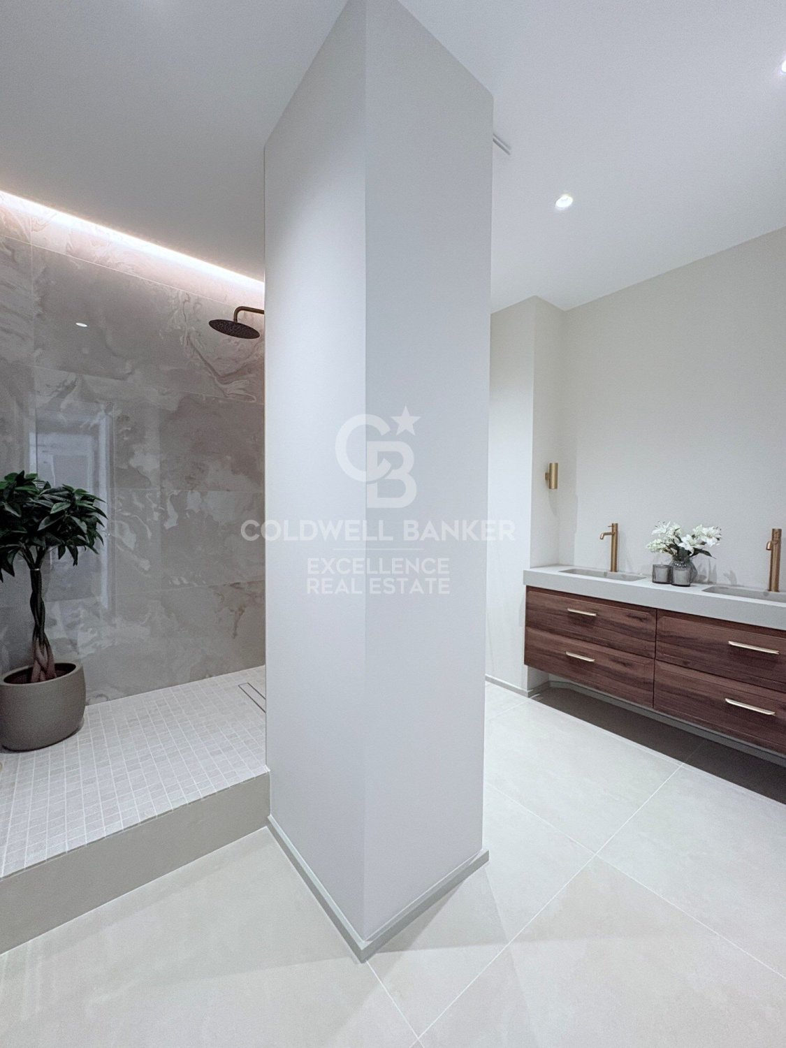 Huoneisto Valencia, Espanja 3 makuuhuonetta, 153 m2 No. 178436