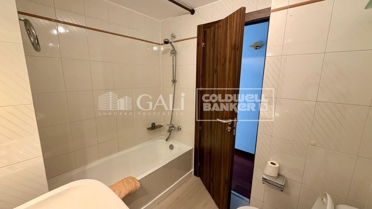 Apartment à Principado De Andorra (Ninguna Poblacion Tiene C.P.), Lleida, Espagne 4 chambres, 130 m2 No. 178432