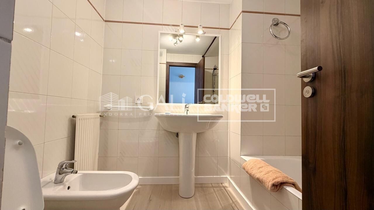 Apartment à Principado De Andorra (Ninguna Poblacion Tiene C.P.), Lleida, Espagne 4 chambres, 130 m2 No. 178432