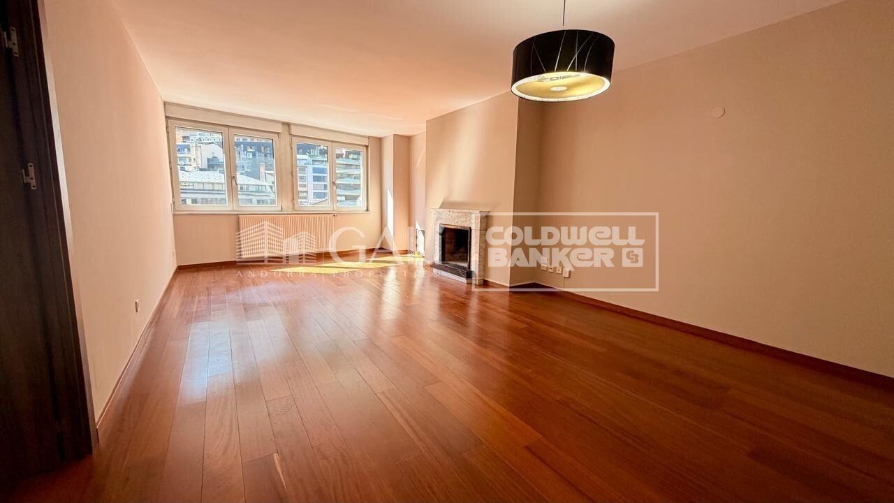 Apartment à Principado De Andorra (Ninguna Poblacion Tiene C.P.), Lleida, Espagne 4 chambres, 130 m2 No. 178432