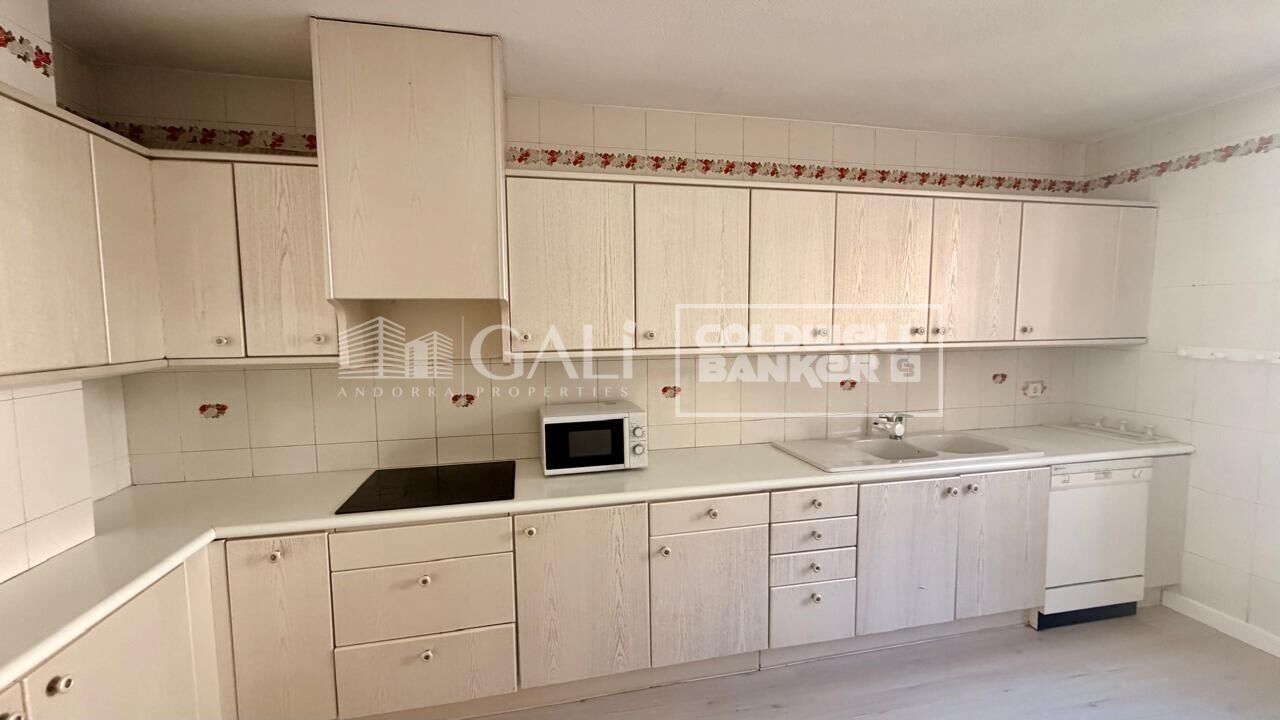 Apartment à Principado De Andorra (Ninguna Poblacion Tiene C.P.), Lleida, Espagne 4 chambres, 130 m2 No. 178432