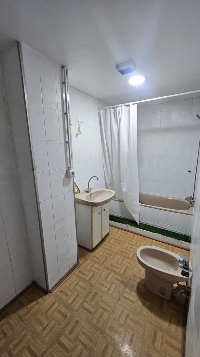 Commercial property in L'Eixample, Barcelona, Spain 103 sq.m. No. 150068