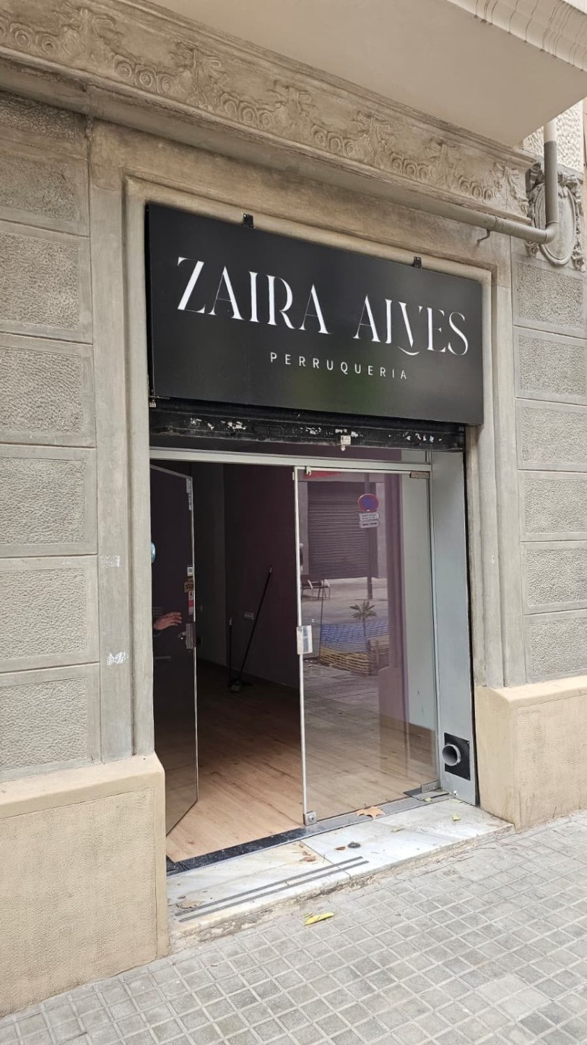 Commercial property in L'Eixample, Barcelona, Spain 103 sq.m. No. 150068