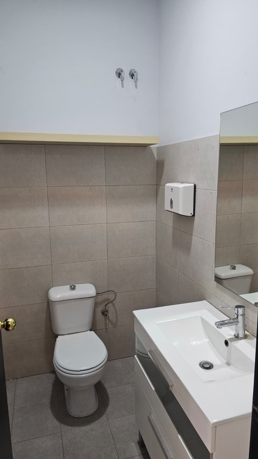 Commercial property in L'Eixample, Barcelona, Spain 103 sq.m. No. 150068