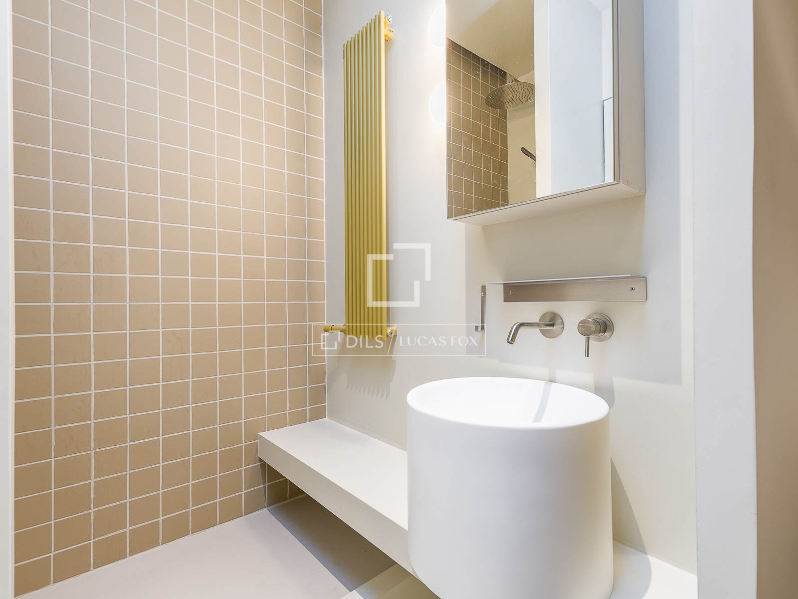 Apartment in Barcelona, Spain 3 bedrooms, 189 sq.m. No. 164640