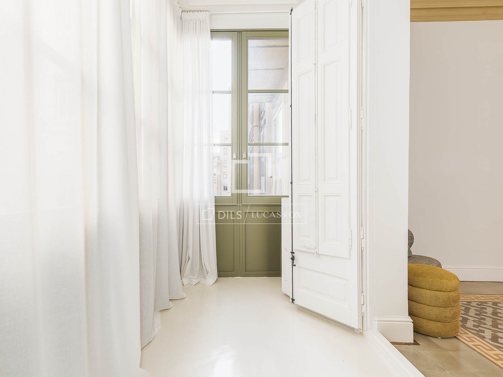 Apartment in Barcelona, Spain 3 bedrooms, 189 sq.m. No. 164640