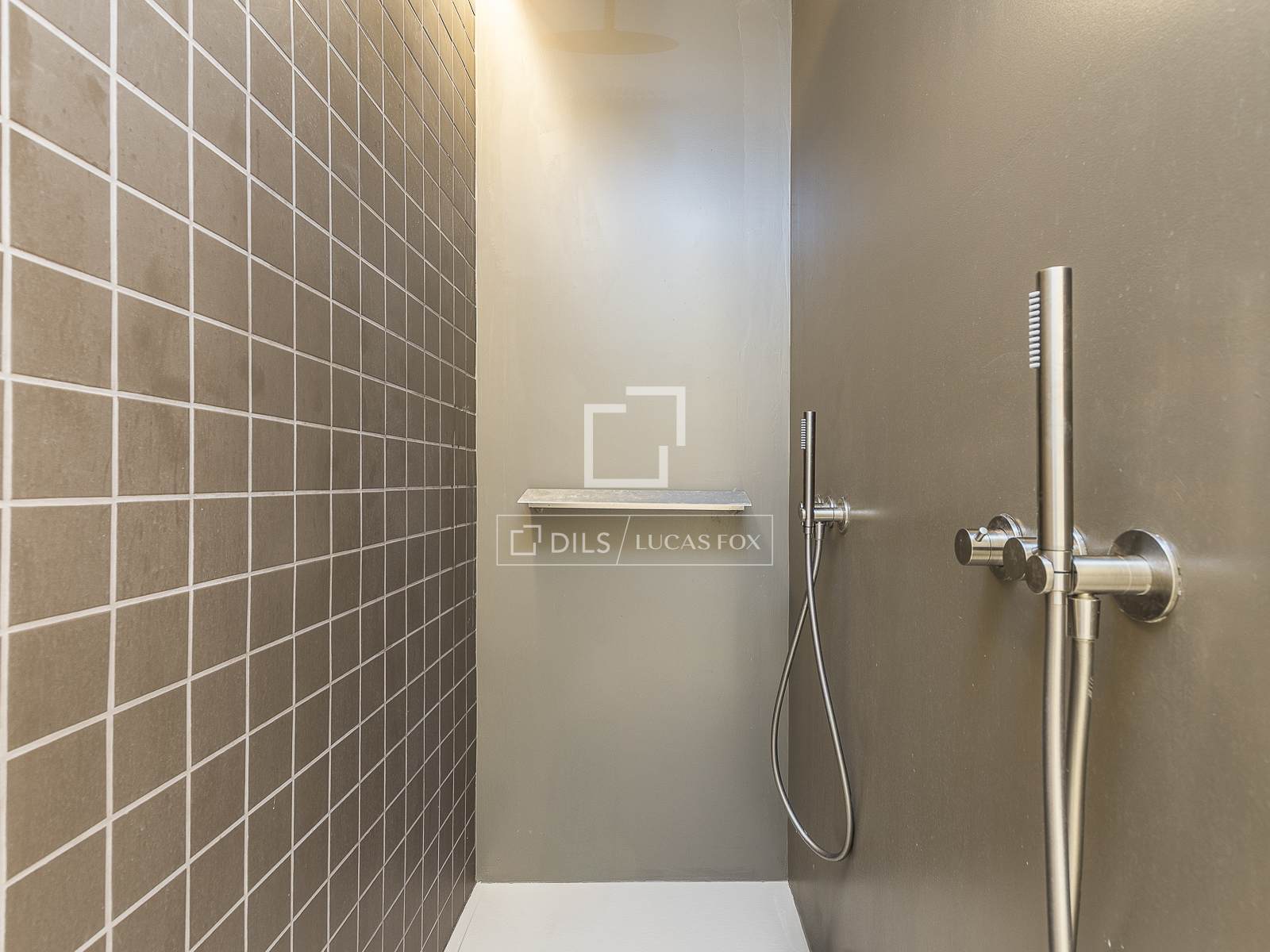 Apartment in Barcelona, Spain 3 bedrooms, 189 sq.m. No. 164640