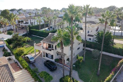 Villa in Villamartin, Alicante, Spanien 3 Schlafzimmer, 140 m2 Nr. 148397
