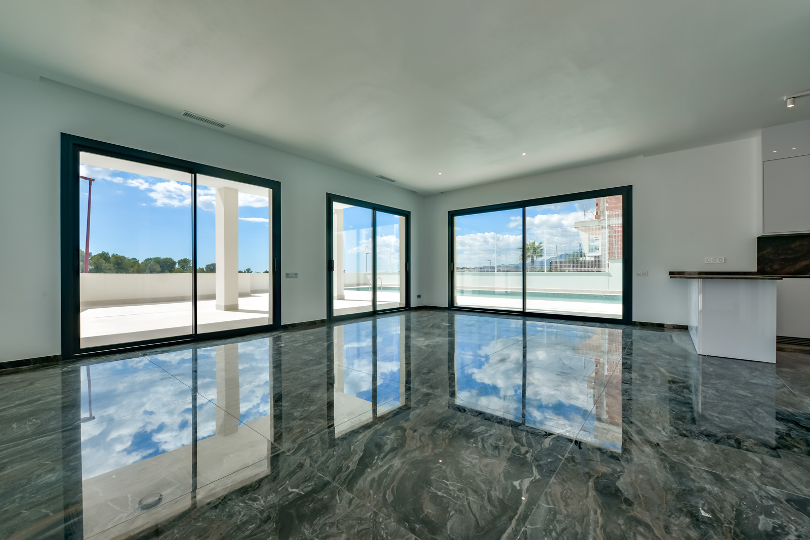 Villa i Finestrat, Alicante, Spanien 7 sovrum, 636 kvm. Nr. 168129