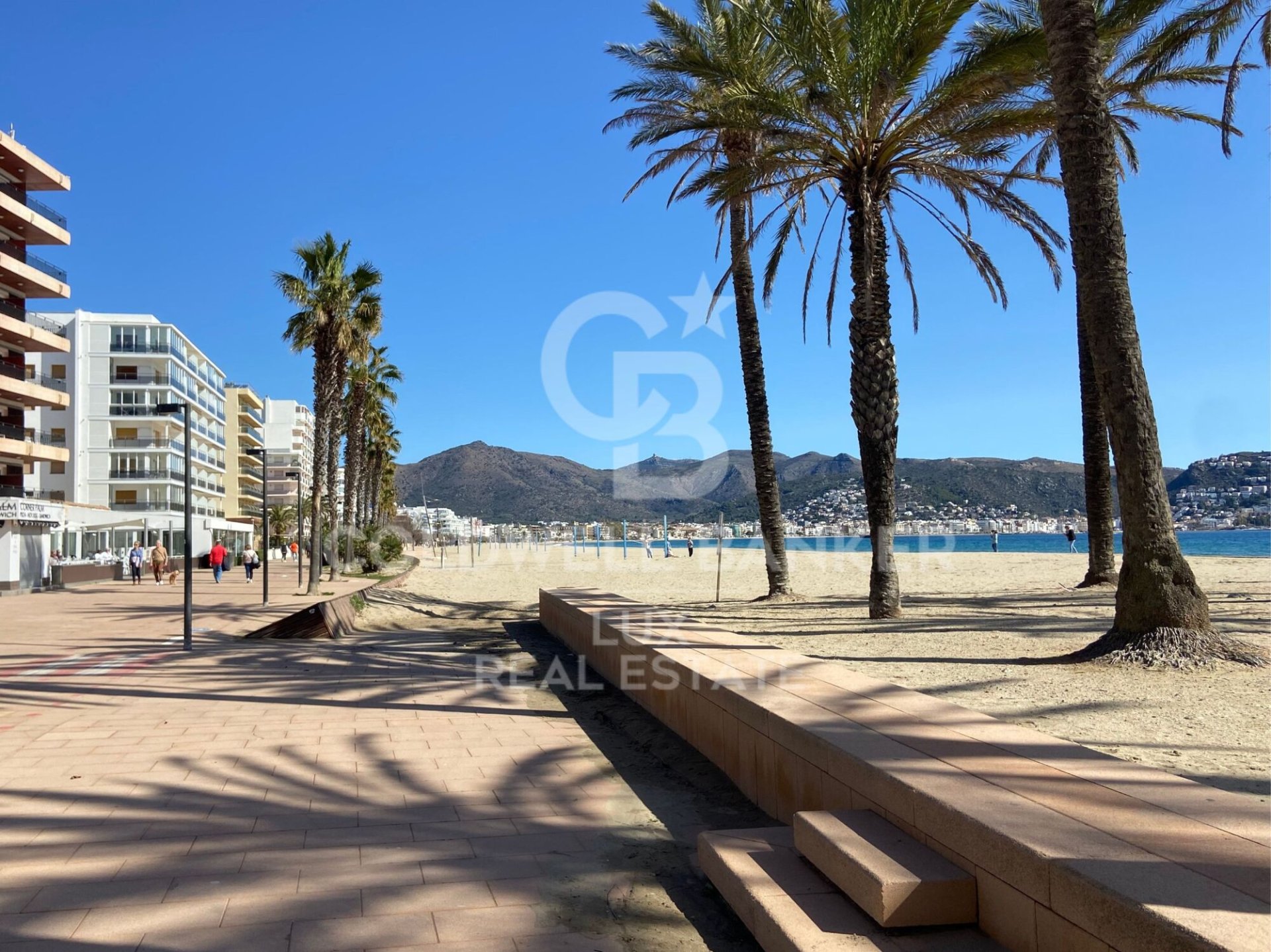 Commercial property in Roses, Girona, Spain 316 sq.m. No. 158914