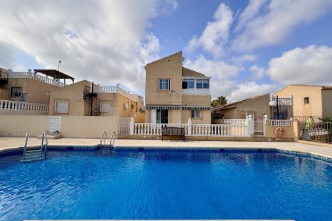 House à Torrevieja, Alicante, Espagne 4 chambres, 127 m2 No. 193006