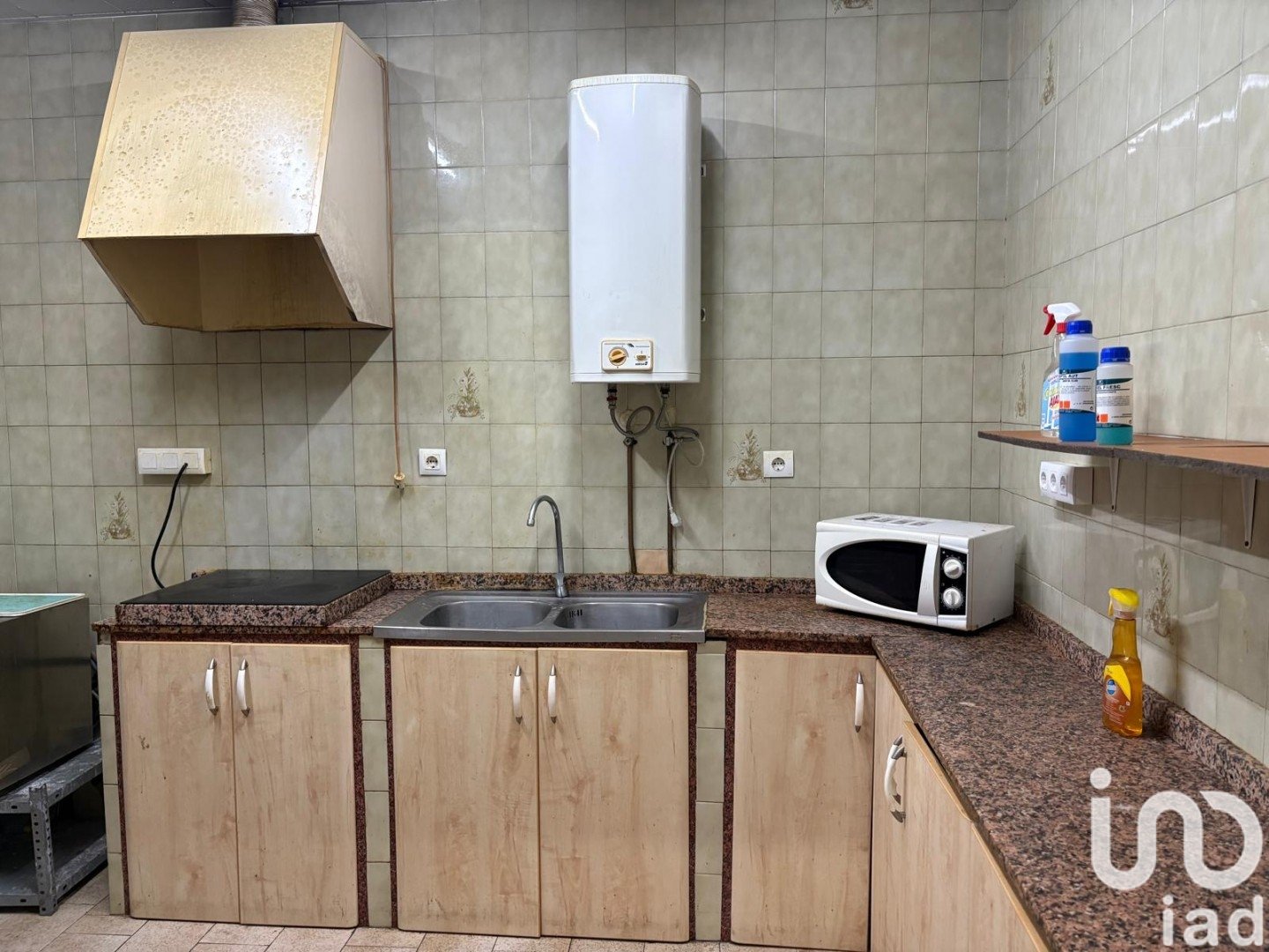 Commercial property à Aviles, Asturias, Espagne 76 m2 No. 185640