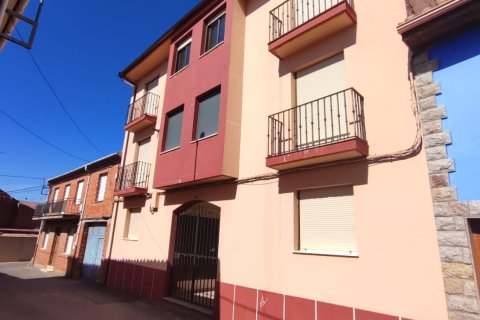 Apartment à Leon, Espagne 3 chambres, 93 m2 No. 185635