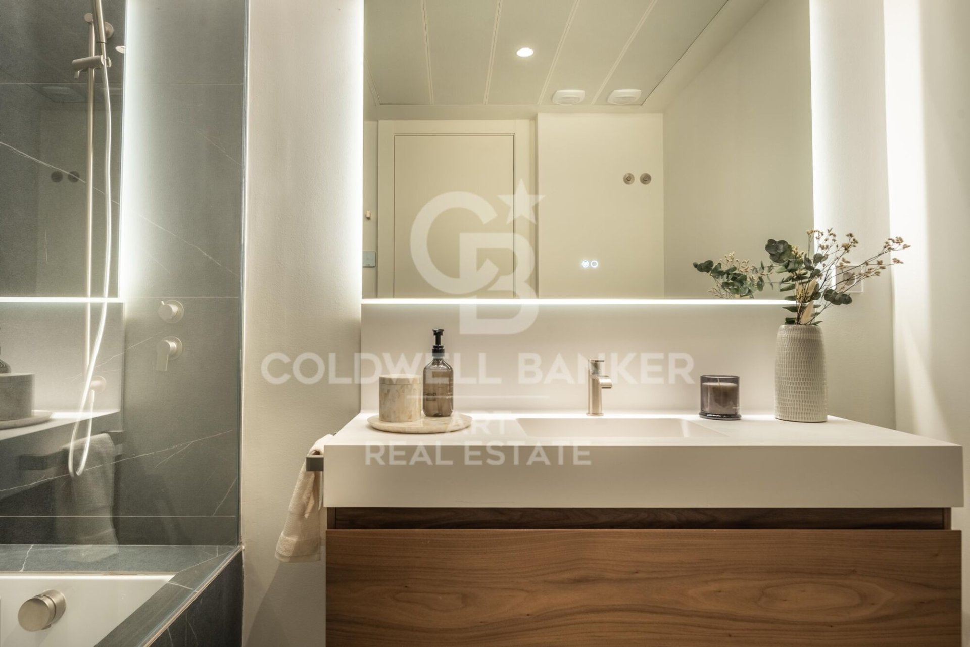 Apartamento en Estepona, Málaga, España 3 dormitorios, 253 m2 No. 158134