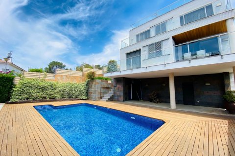 House in Lloret de Mar, Girona, Spain 3 bedrooms, 245 sq.m. No. 73009