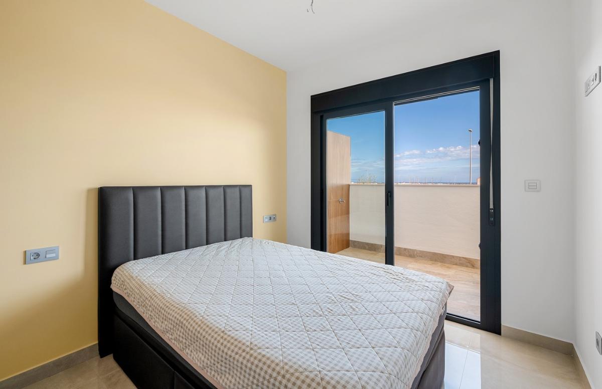 Apartamento en Pilar de la Horadada, Alicante, España 2 dormitorios, 70 m2 No. 149090