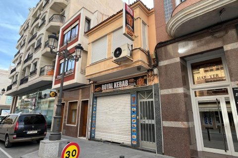 Talo Guardamar del Segura, Alicante, Espanja 3 makuuhuonetta, 200 m2 No. 149091