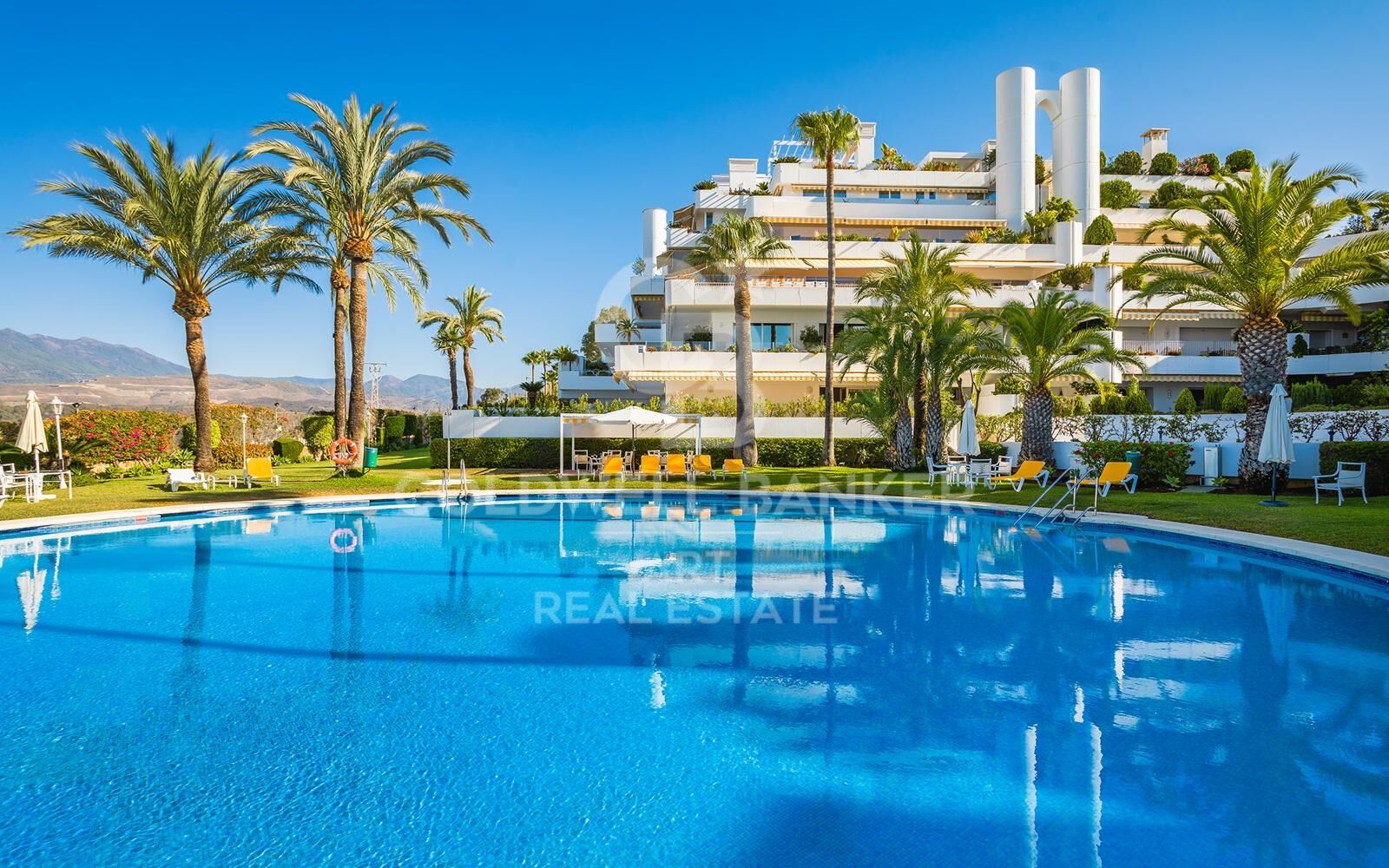Apartamento en Marbella, Málaga, España 3 dormitorios, 317 m2 No. 158822