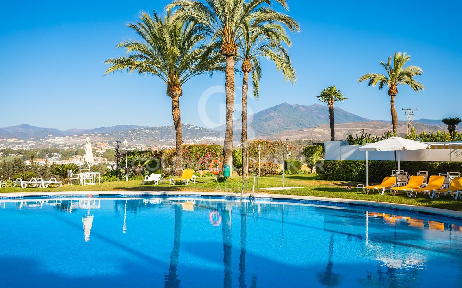 Apartamento en Marbella, Málaga, España 3 dormitorios, 317 m2 No. 158822