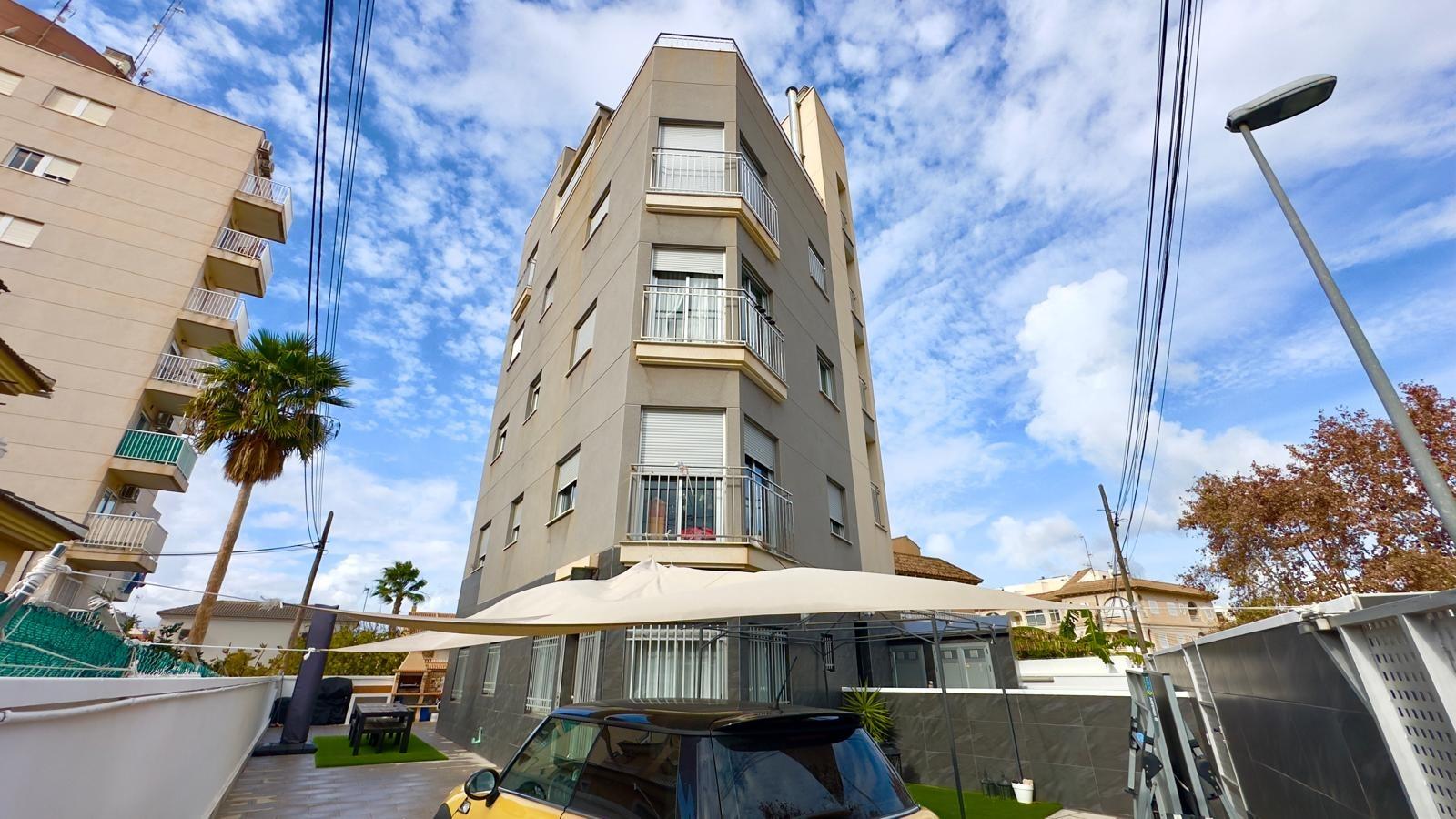 Propiedad comercial en Torrevieja, Alicante, España 12 dormitorios, 335 m2 No. 166020