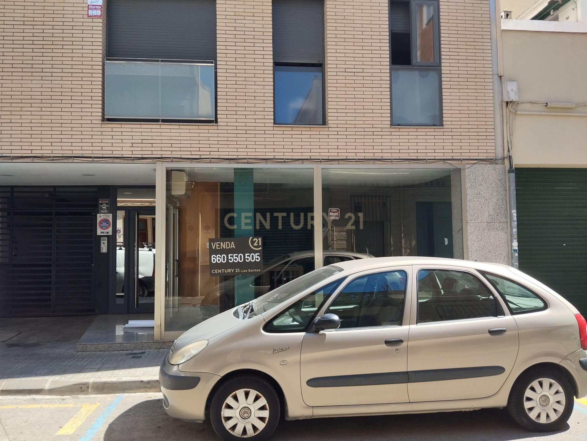 Tienda al por menor en Calella, Barcelona, España 85 m2 No. 191527