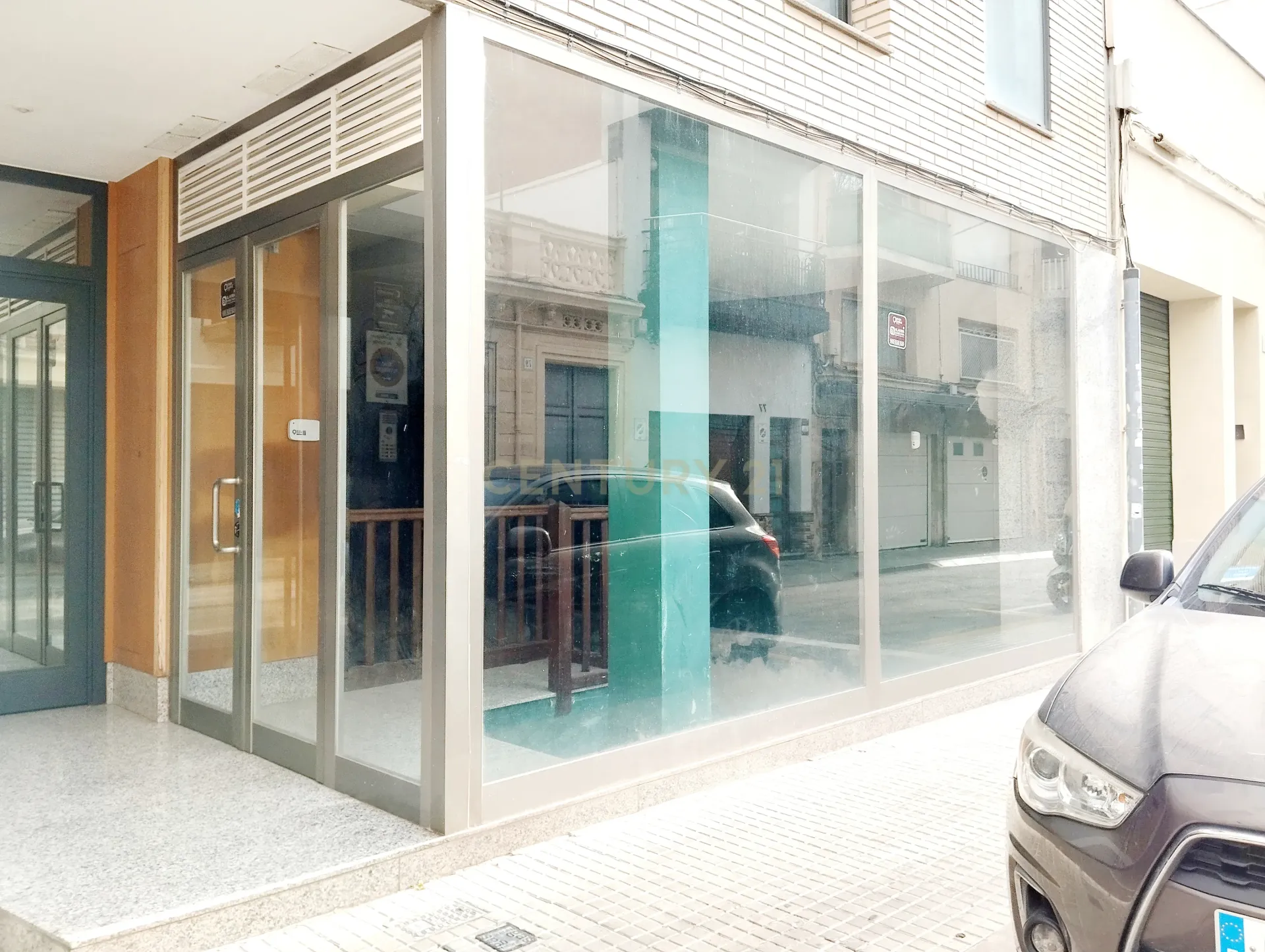 Tienda al por menor en Calella, Barcelona, España 85 m2 No. 191527