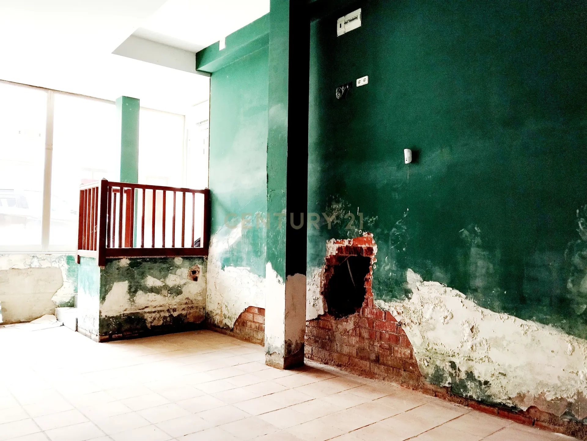 Tienda al por menor en Calella, Barcelona, España 85 m2 No. 191527