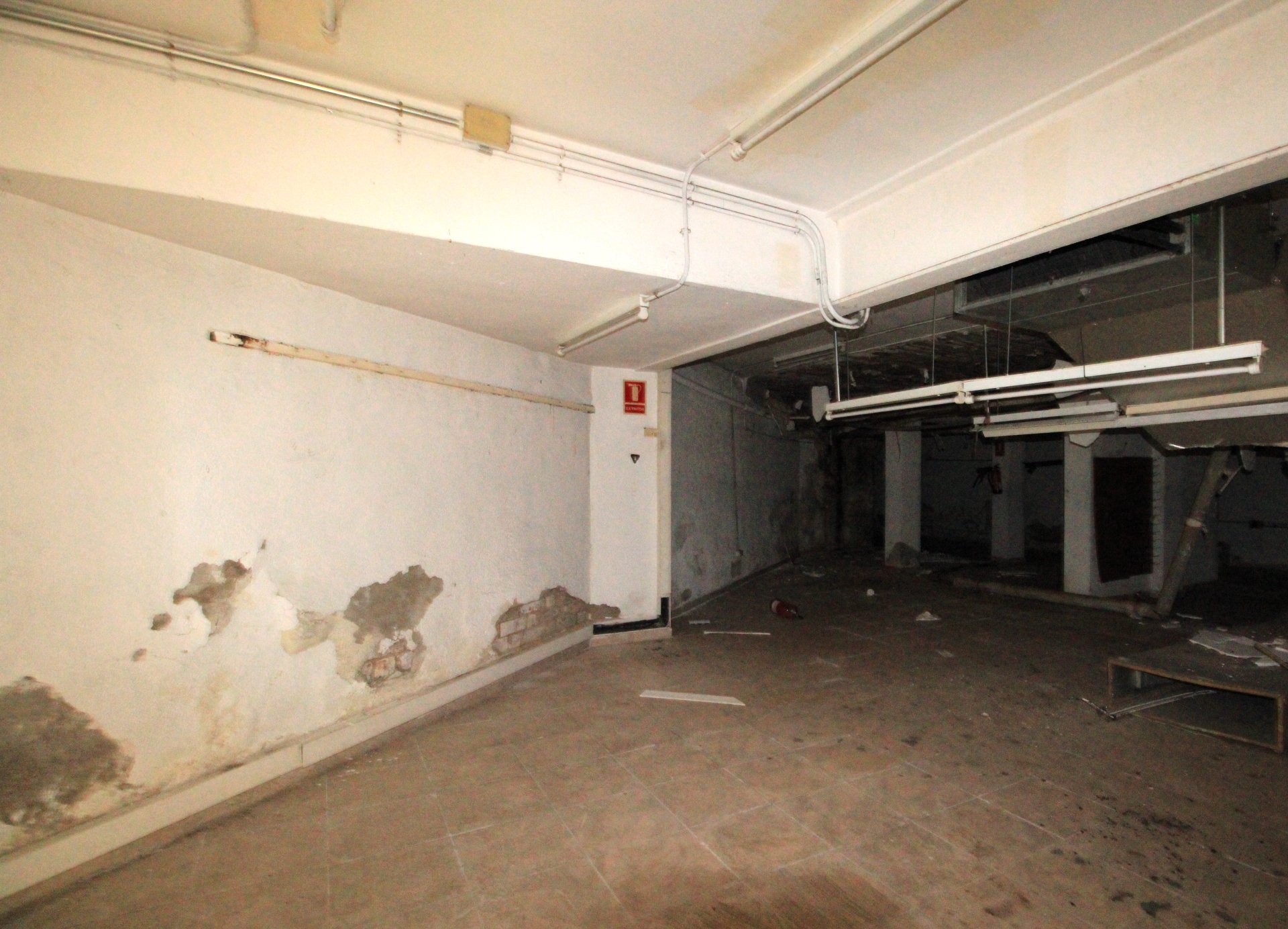 Veikals Badalona, Barcelona, Spānijā 215 m2 Nr. 191528