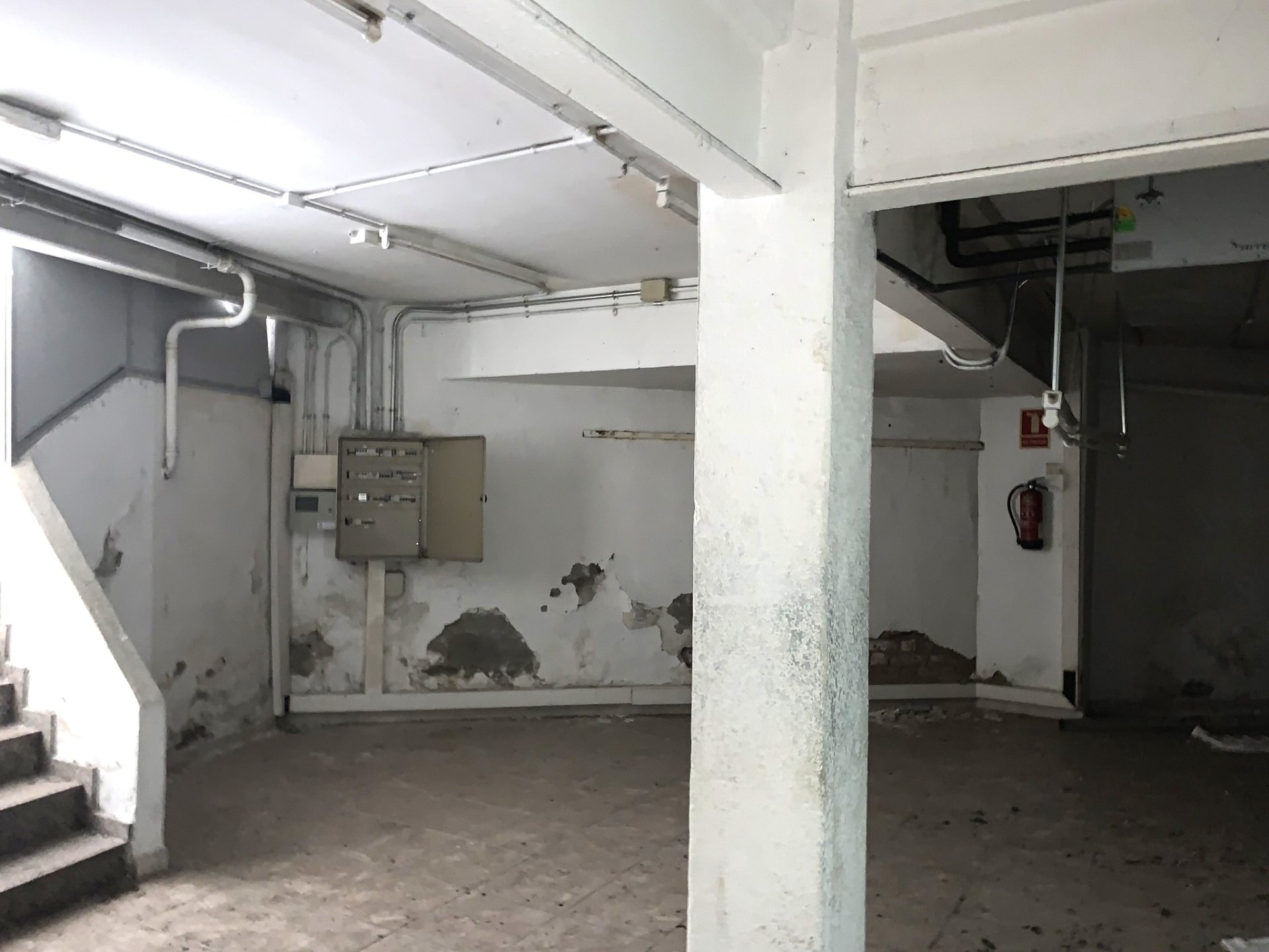 Veikals Badalona, Barcelona, Spānijā 215 m2 Nr. 191528