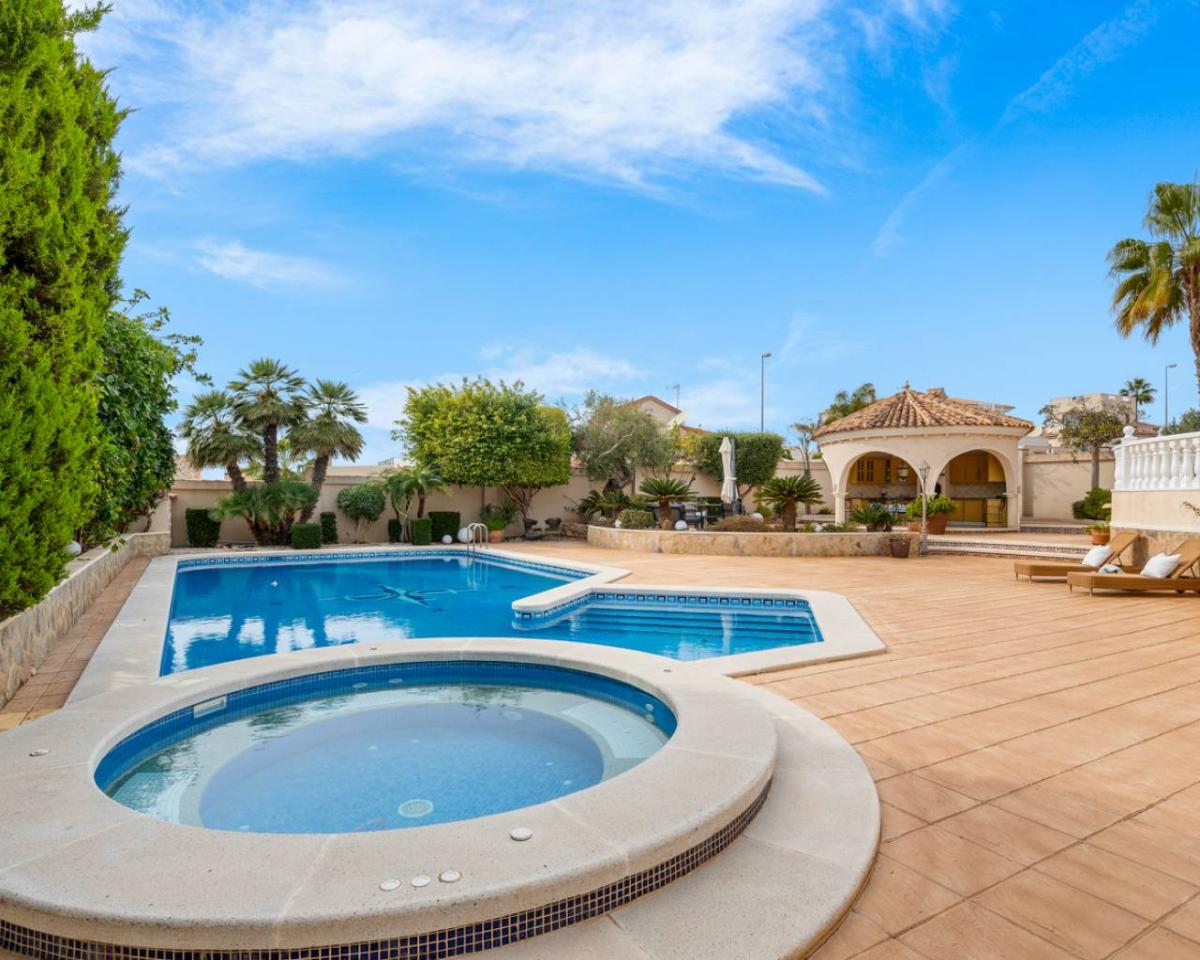 Villa en Ciudad Quesada, Alicante, España 4 dormitorios, 214 m2 No. 149100