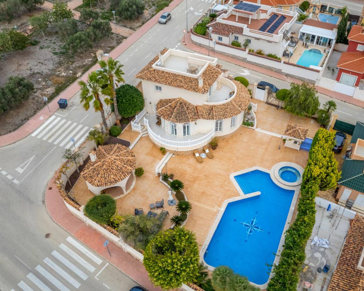Villa en Ciudad Quesada, Alicante, España 4 dormitorios, 214 m2 No. 149100