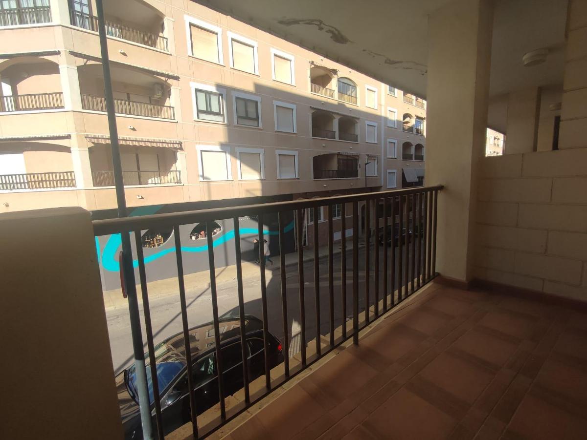 Tvåvåningslägenhet i Guardamar del Segura, Alicante, Spanien 2 sovrum, 88 kvm. Nr. 149102