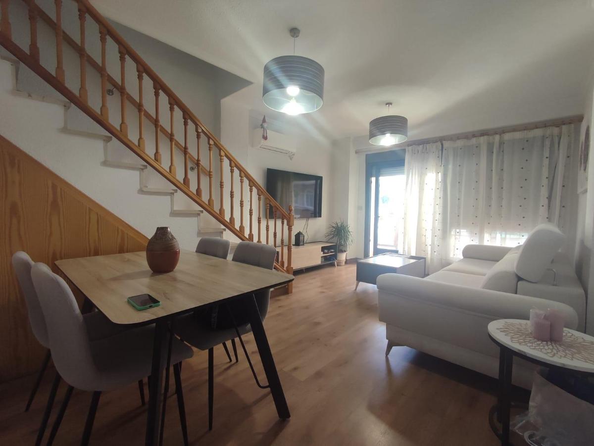 Tvåvåningslägenhet i Guardamar del Segura, Alicante, Spanien 2 sovrum, 88 kvm. Nr. 149102
