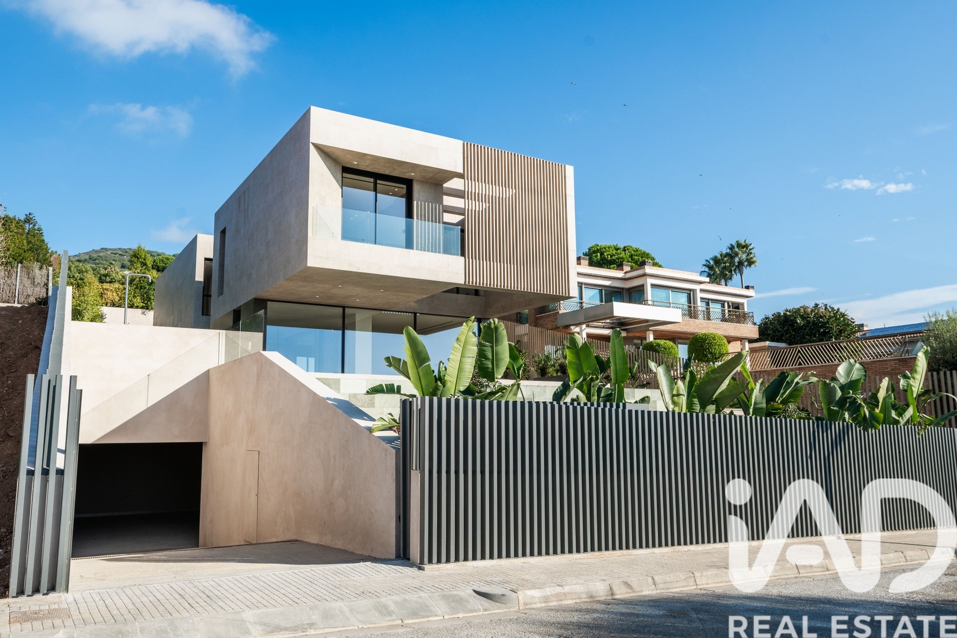 Hus i Teia, Barcelona, Spanien 4 sovrum, 611 kvm. Nr. 172339