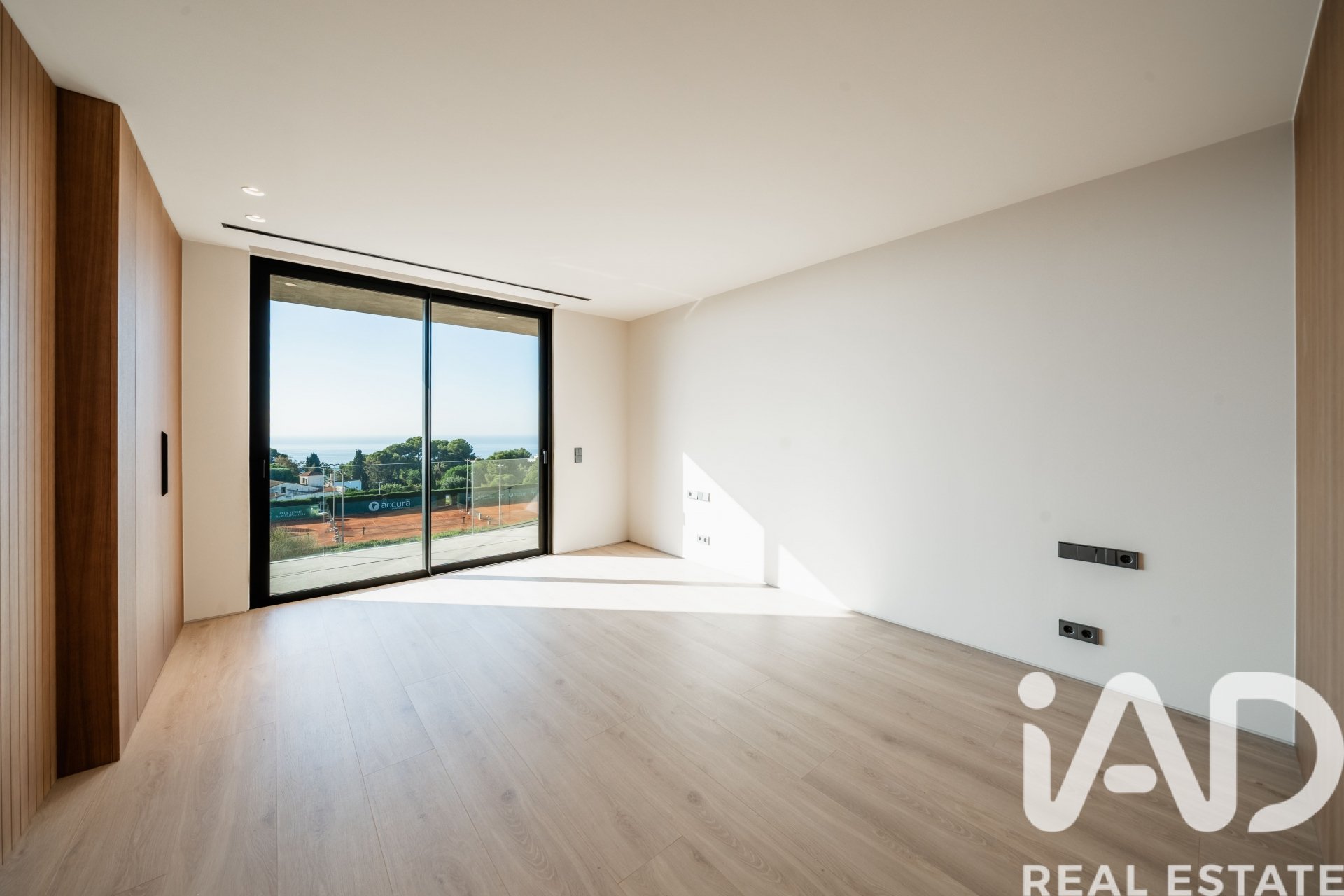 Hus i Teia, Barcelona, Spanien 4 sovrum, 611 kvm. Nr. 172339