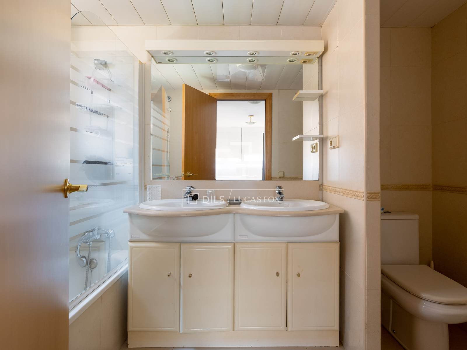 Huvila Cabrils, Barcelona, Espanja 5 makuuhuonetta, 271 m2 No. 193672