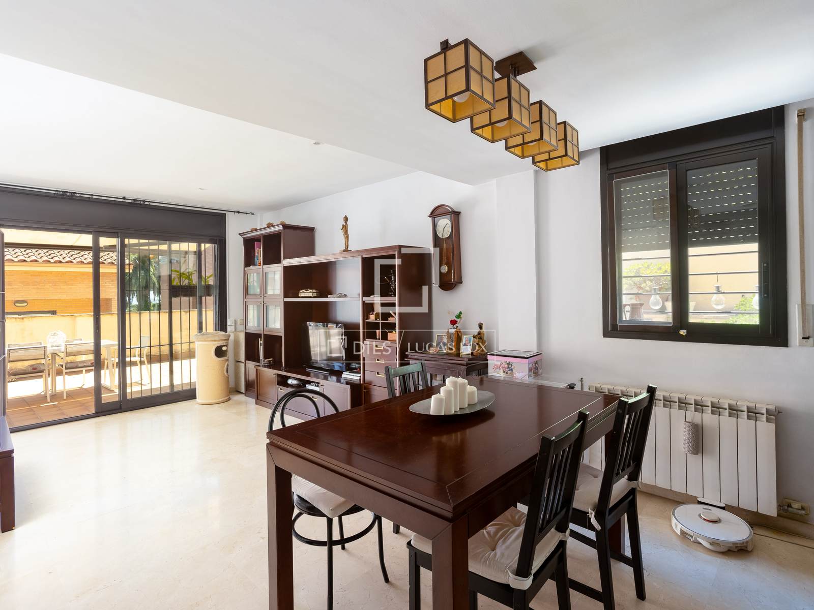 Huvila Cabrils, Barcelona, Espanja 5 makuuhuonetta, 271 m2 No. 193672