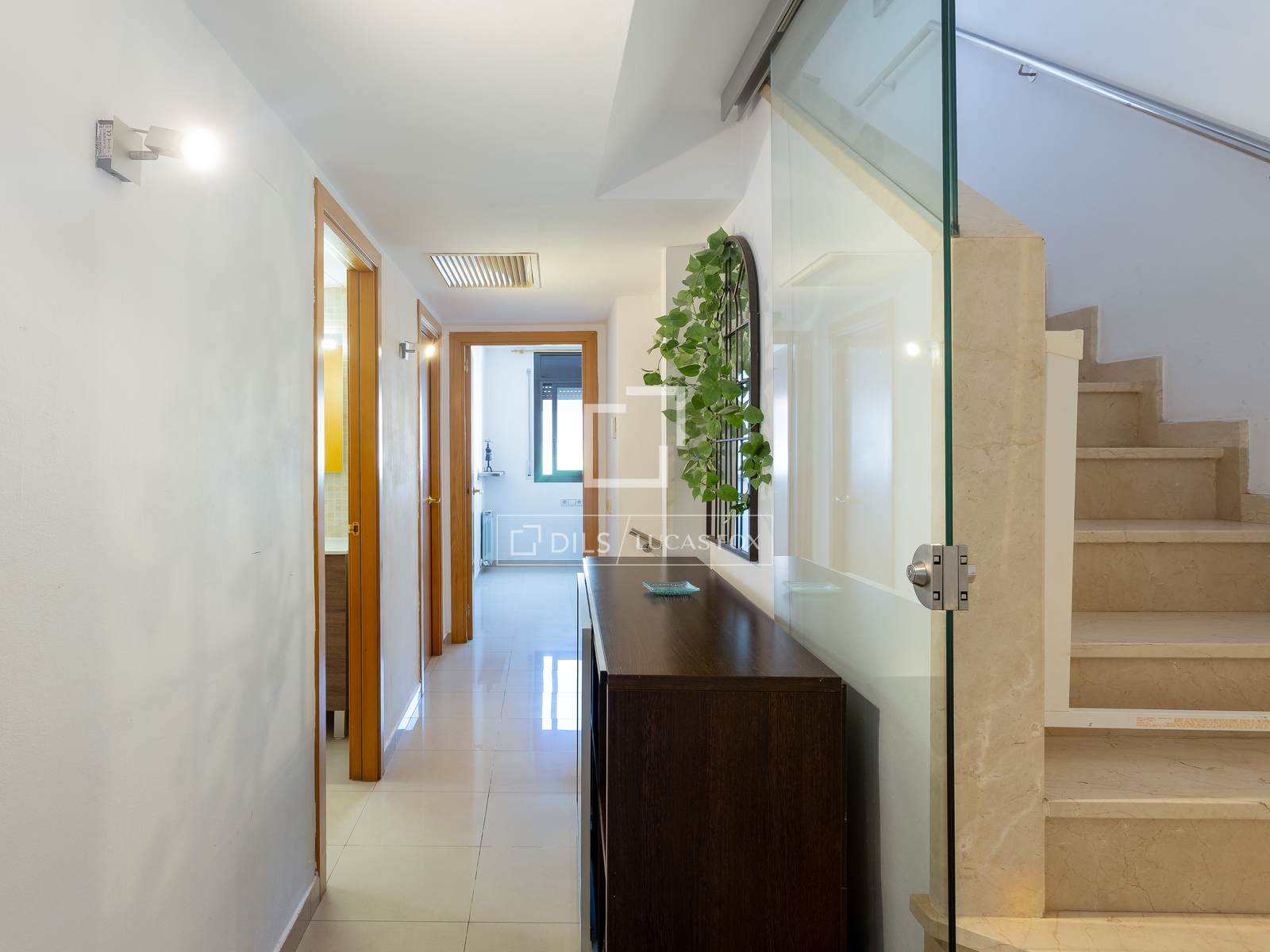 Huvila Cabrils, Barcelona, Espanja 5 makuuhuonetta, 271 m2 No. 193672