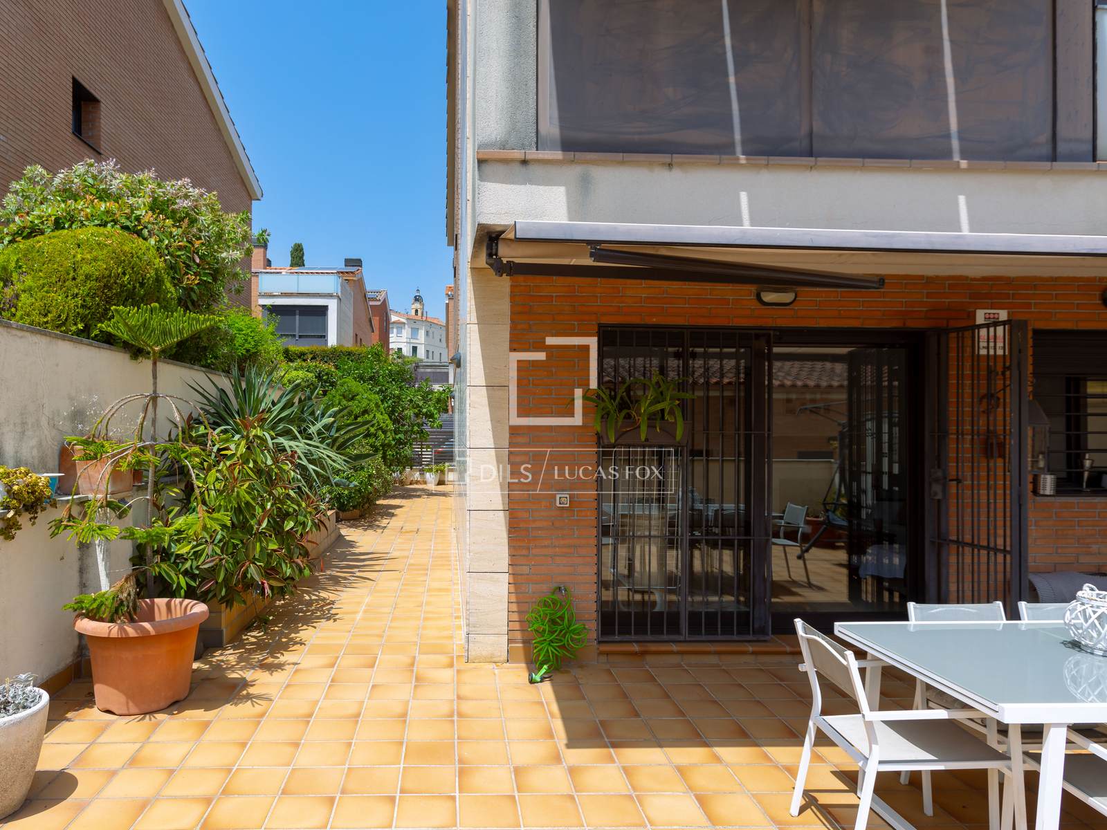 Huvila Cabrils, Barcelona, Espanja 5 makuuhuonetta, 271 m2 No. 193672