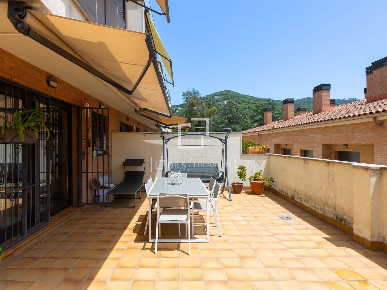 Huvila Cabrils, Barcelona, Espanja 5 makuuhuonetta, 271 m2 No. 193672