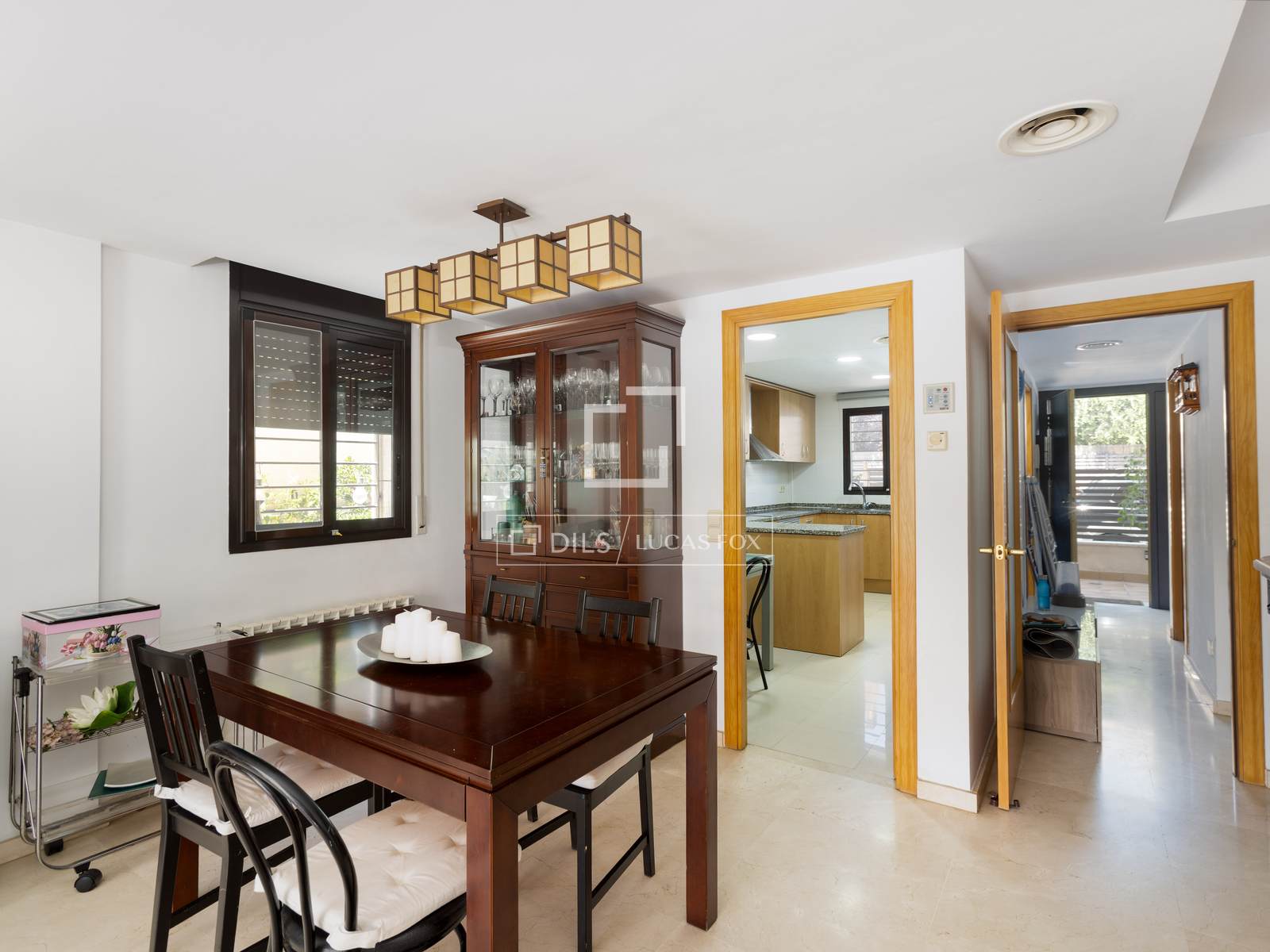 Huvila Cabrils, Barcelona, Espanja 5 makuuhuonetta, 271 m2 No. 193672