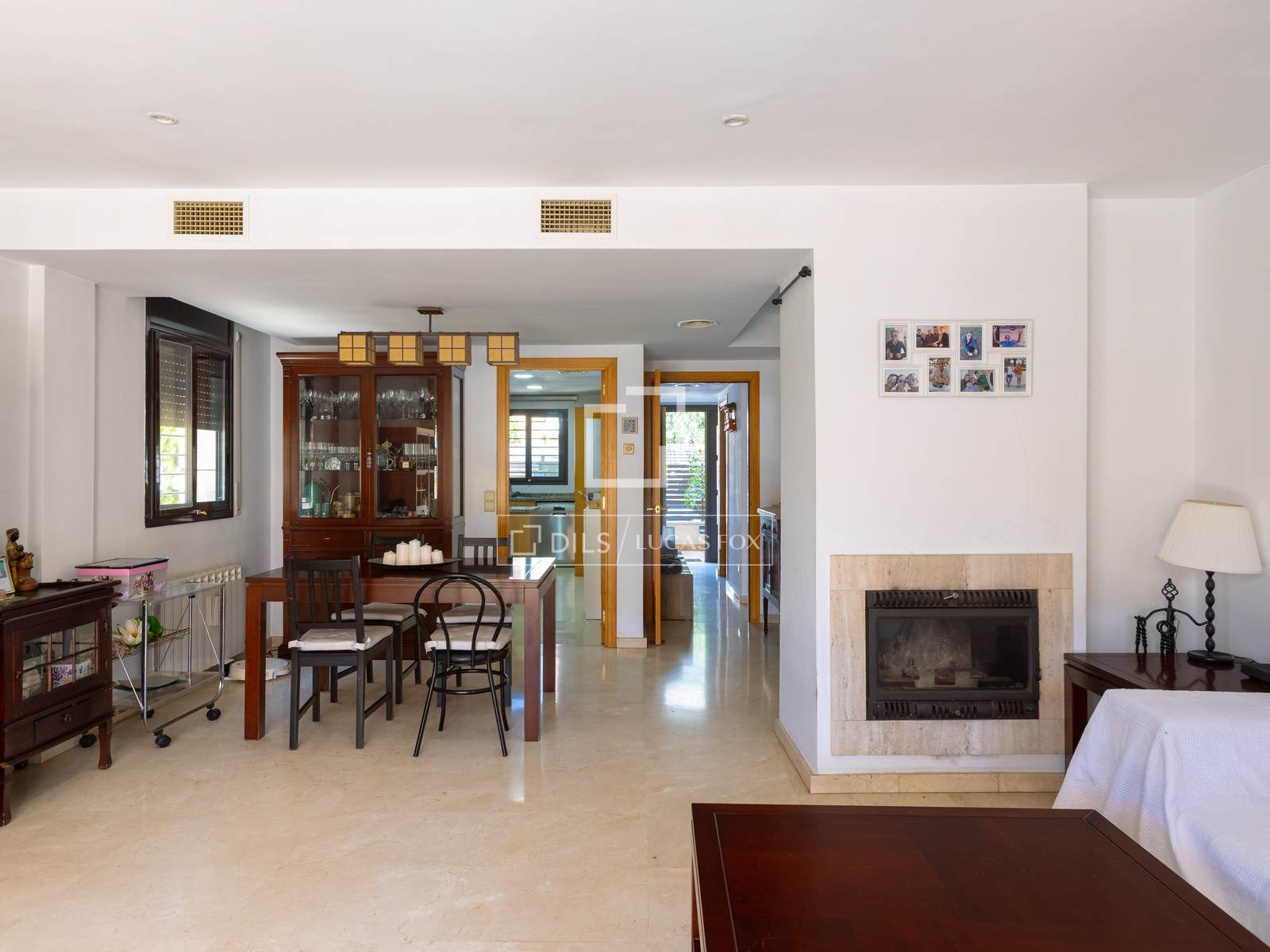 Huvila Cabrils, Barcelona, Espanja 5 makuuhuonetta, 271 m2 No. 193672