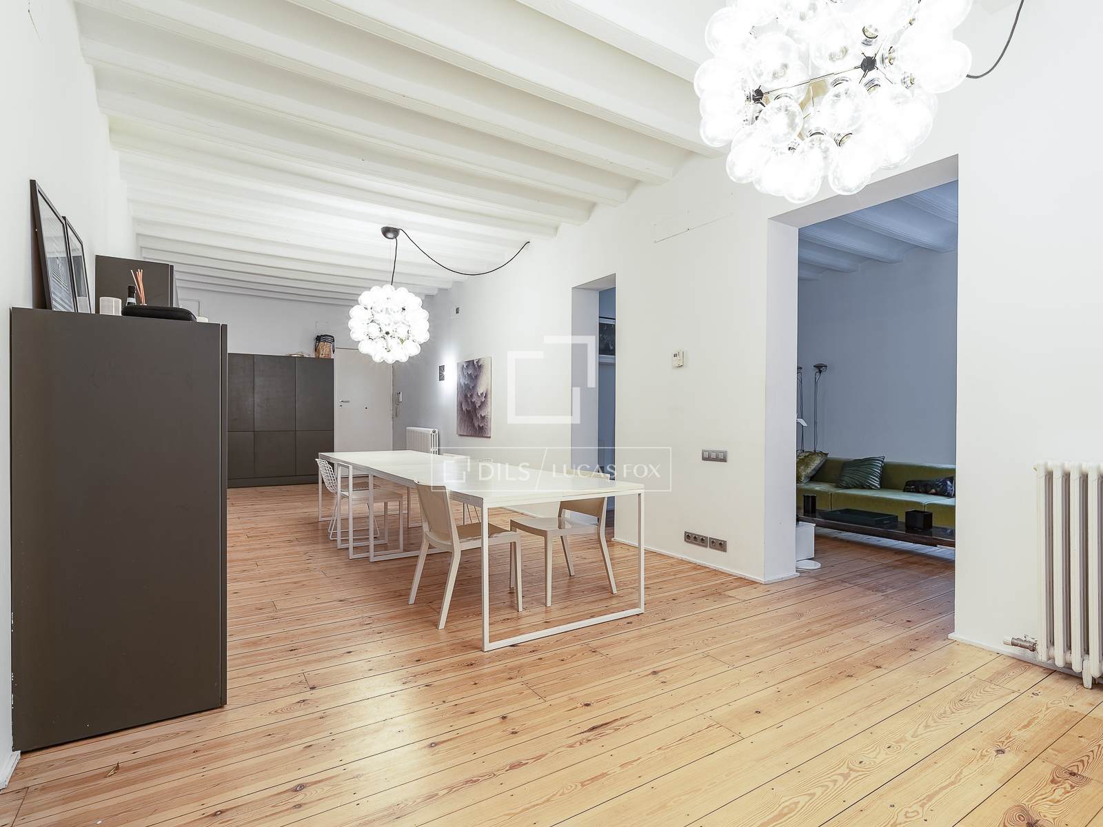 Apartamento en Barcelona, España 2 dormitorios, 146 m2 No. 193674