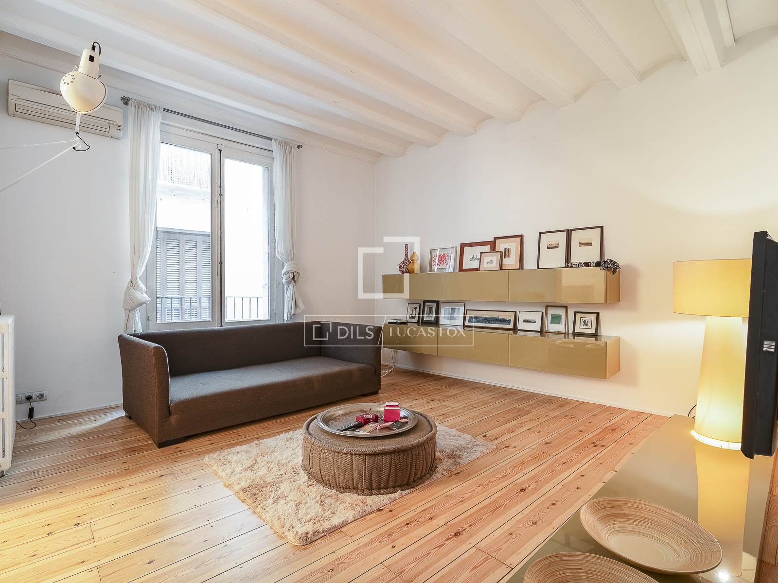 Apartamento en Barcelona, España 2 dormitorios, 146 m2 No. 193674
