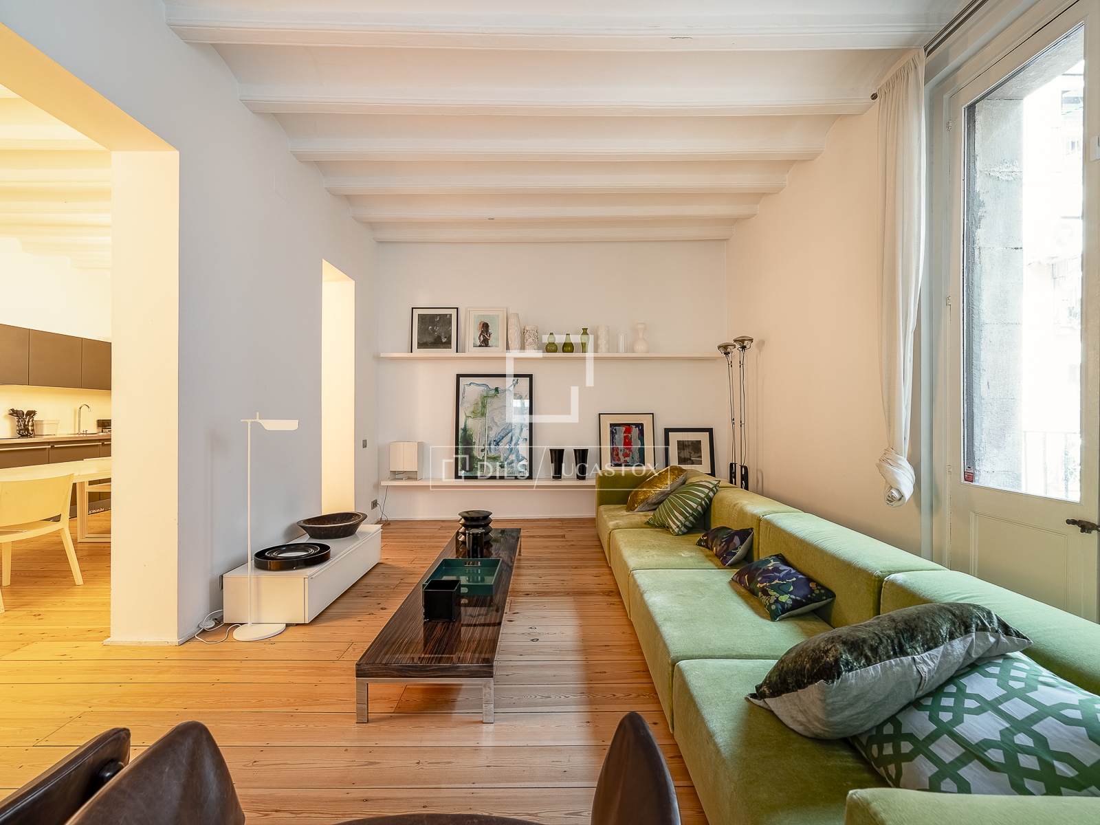Apartamento en Barcelona, España 2 dormitorios, 146 m2 No. 193674