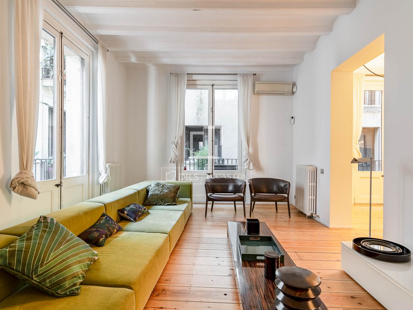 Apartamento en Barcelona, España 2 dormitorios, 146 m2 No. 193674